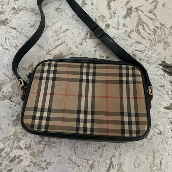 VINTAGE Nova Check Burberry Camera Bag - Picture 9 of 16